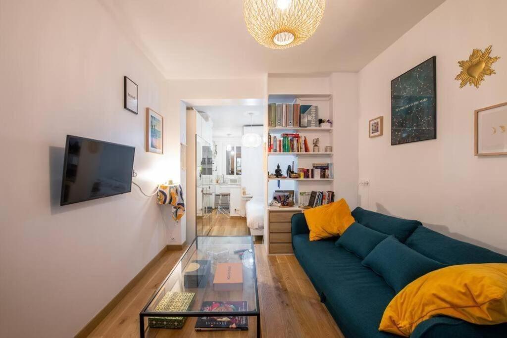 Cosy Avec Terrasse Parigi